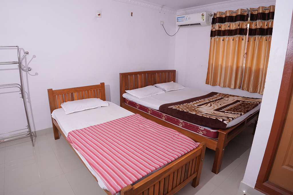 Shree Vaidyanatheshwara Residency Double Bed Room Executive
