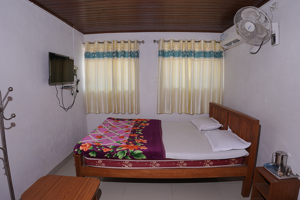 Shree Vaidyanatheshwara Residency Double Bed Room Classic